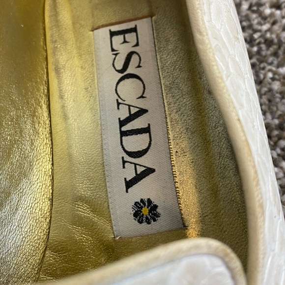 Escada Light Gold/Tan Croc Embossed Moccasin Flats Italy 5.5 - Picture 9 of 10